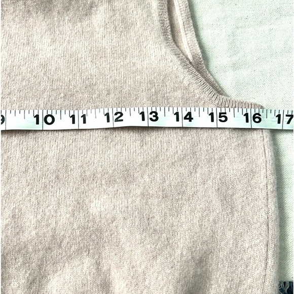 Cashmere,Neiman Marcus,Luxury Collection, Pale Pink, Excellent Condition, Size S - Picture 5 of 7